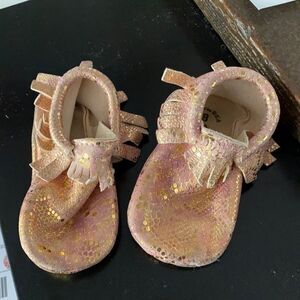 Freshly Picked pink/gold moccasins - girls size 8T